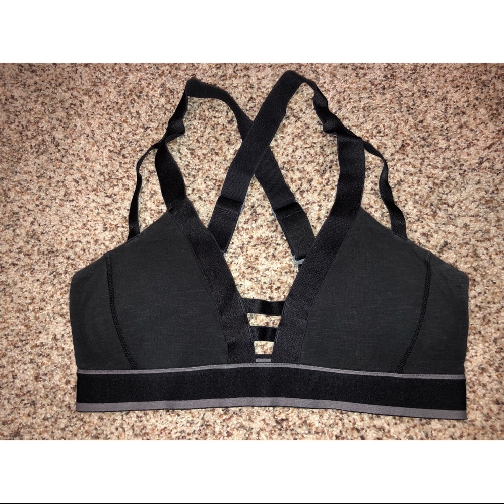 Lululemon sports bra